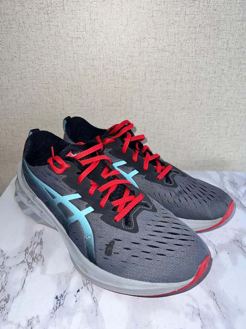 ASICS Novablast 2 Metropolis Men's Size 10.5 Running Shoes Grey Aqua Red 1011B19